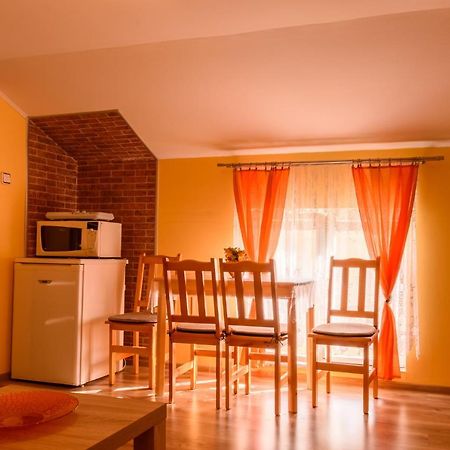 Chatka Elegant Bešeňová Exteriör bild