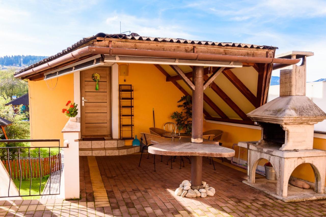 Chatka Elegant Bešeňová Exteriör bild